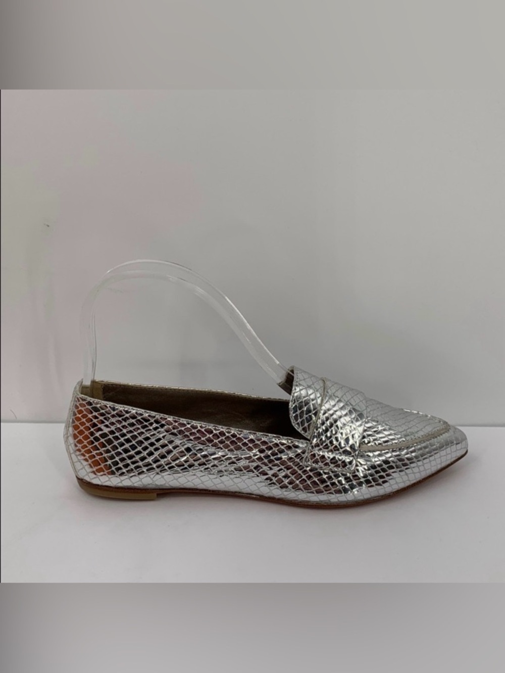 AGL Softy Pointy toe shoe loafer metallic silver snake textured Italy EUC 36 6